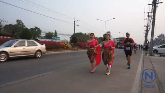 กระแสออเจ้าดัง
นักวิ่งมินิมาราธอน
ร่วมแต่งชุดไทย