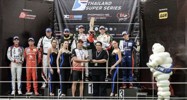 ทัพนักแข่ง "โตโยต้า ทีมไทยแลนด์"  ยกทีมกวาดถ้วยแชมป์