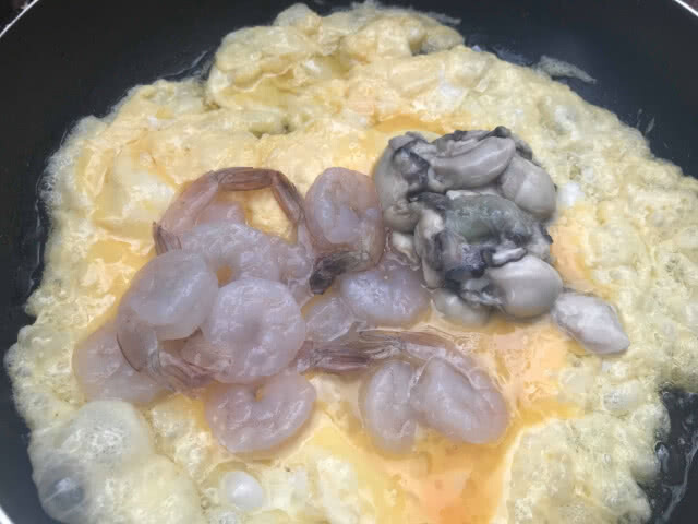 ครัวน้าคม : ชวนออเจ้ามากินออส่วนหอยนางรมกุ้งสด