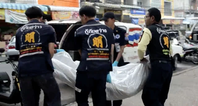 สยอง! หนุ่มโคราชถูกแทงดับคาสนามเด็กเล่น ตลาดสด เทศบาล 5