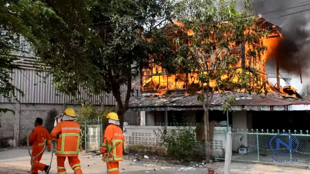 ไฟไหม้บ้านครูสาววอดทั้งหลังเจ้าตัวเห็นบ้านเข่าทรุด