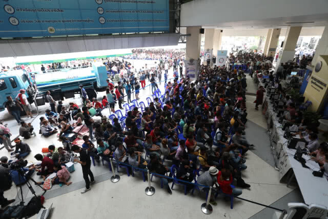 พบแรงงานต่างด้าว 59,217 คน ยังไม่ต่อวีซ่า