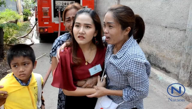 ไฟไหม้บ้านครูสาววอดทั้งหลังเจ้าตัวเห็นบ้านเข่าทรุด