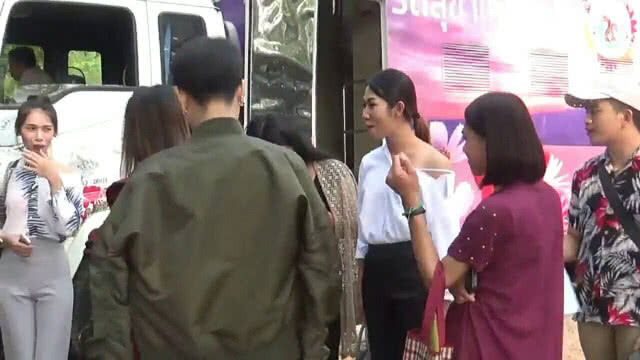พะเยา-สีสันไม่เคยขาด! เกณฑ์ทหารปีนี้หญิงเทียมเข้าคิวตรวจเลือกคึกคัก
