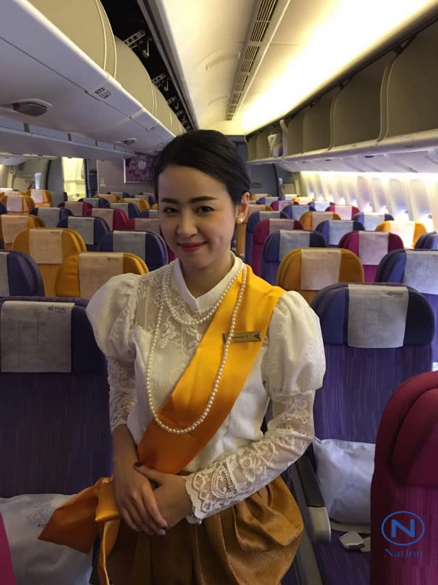 การบินไทยขานรับรัฐบาล
แอร์แต่งชุดไทยย้อนยุค