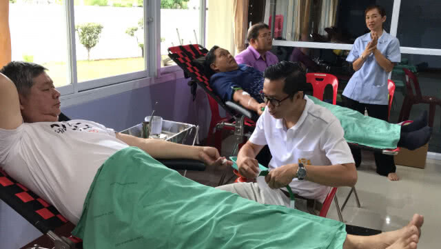 ชาวหนองคาย พร้อมใจบริจาคโลหิตถวายเป็นพระราชกุศล