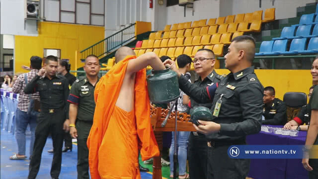 ถึงกับลมใส่! พระเขย่าไห จับได้ใบแดง