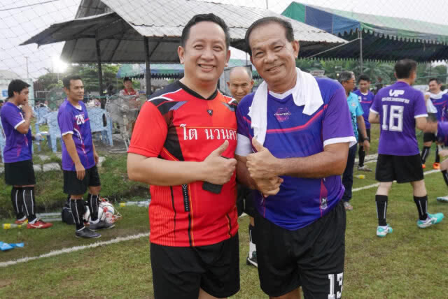 ฟุตบอลเชื่อมสัมพันธไมตรี คณะ รมต.กระทรวงแรงงาน VS วีไอพี นวนคร