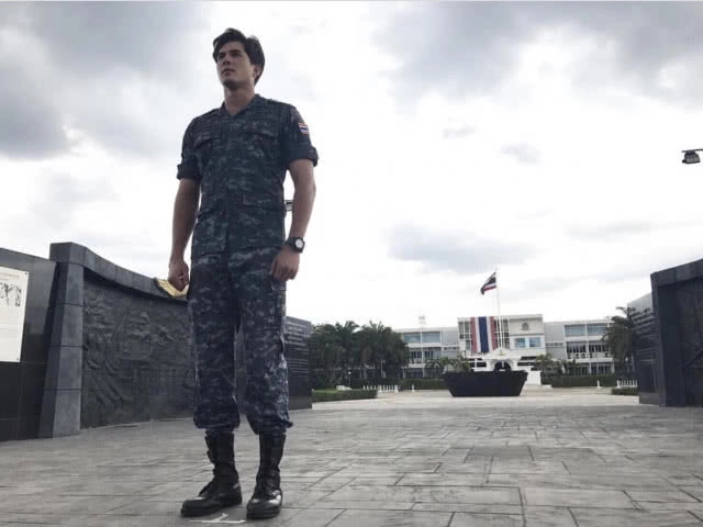 มิกค์ ทองระย้า ขอรับใช้ชาติ สมัครเข้าเป็นทหารอากาศ