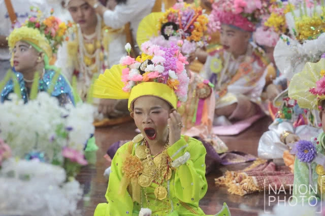 เริ่มแล้วประเพณีปอยส่างลอง