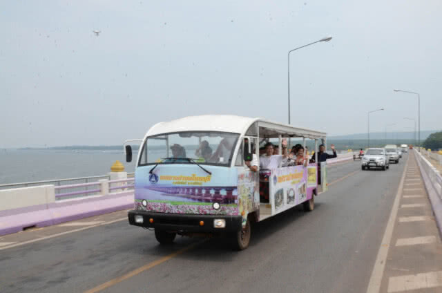 เปิดเทศกาลท่องเที่ยวสหัสขันธ์ไดโนพาเลาะรับสงกรานต์