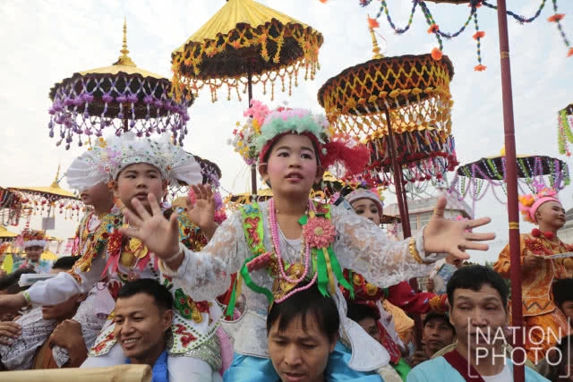 เริ่มแล้วประเพณีปอยส่างลอง