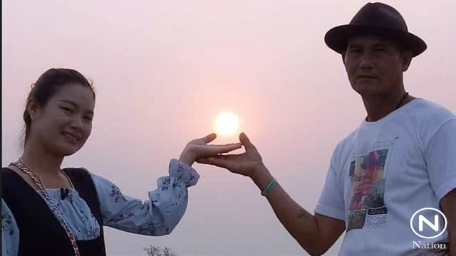 คนแห่เดินสกายวอล์ค จุดชมวิวแห่งใหม่สระแก้ว! นมัสการรอยพระพุทธบาท-ถ้ำพญานาค