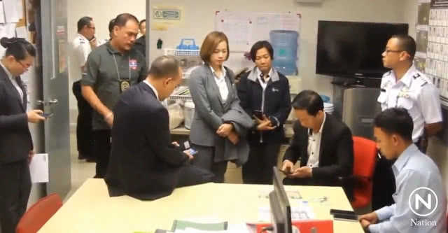 รวบรปภ.สุวรรณภูมิ ขโมยเงิน 6 พันชาวต่างชาติ คาเครื่องเอ็กซเรย์สัมภาระ