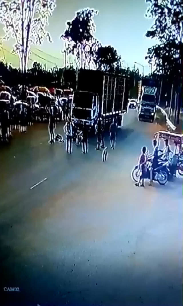 อุทาหรณ์!! จยย.ข้ามแยกไม่ระวัง อาจถึงแก่ชีวิต