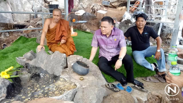 คนแห่เดินสกายวอล์ค จุดชมวิวแห่งใหม่สระแก้ว! นมัสการรอยพระพุทธบาท-ถ้ำพญานาค