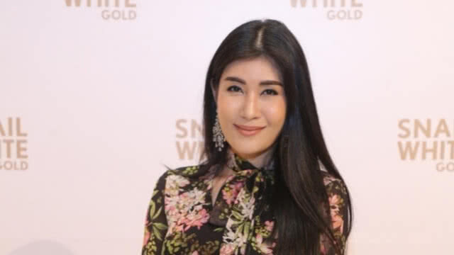 ไฮโซสาว ออกตัว ไม่ค่อยปลื้มคุณพี่หมี่นโป๊ปเท่าไหร่!