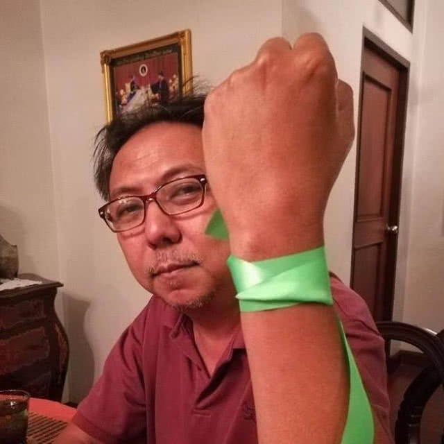 รณรงค์ผูกริบบิ้นเขียวที่ข้อมือ โพสต์ภาพตัวเอง ขอคืนป่าดอยสุเทพ