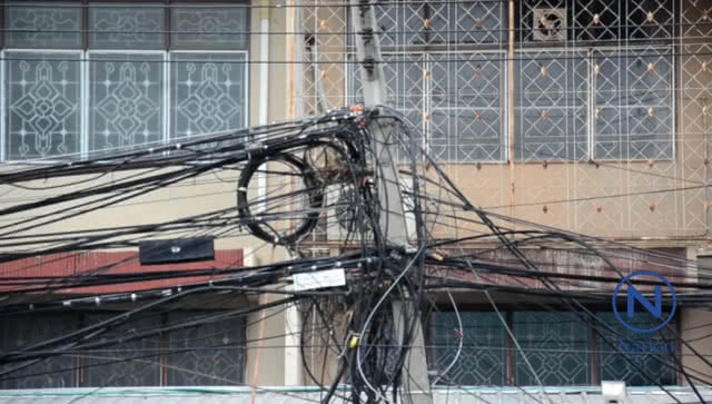 สายไฟระโยงระยางปล่อยนกทำรังแนะหาทางแก้ไข