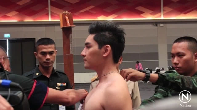 "สิงโต เดอะสตาร์" ลุ้นจับใบดำใบแดง