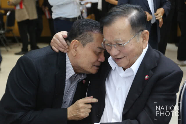 โซเชียลจวก! "ป๋าเหนาะ" ฝัน "ทักษิณ" กลับไทย