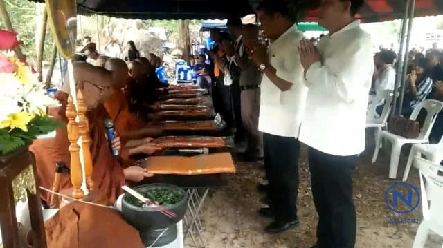 อึ้ง..ร่างทรงพบ 86 ดวงวิญญาณ
วนเวียนจุดเกิดอุบัติเหตุรถทัวร์มรณะ 18 ศพ