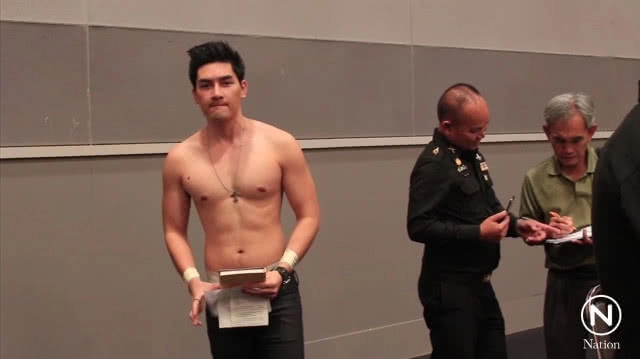 "สิงโต เดอะสตาร์" ลุ้นจับใบดำใบแดง