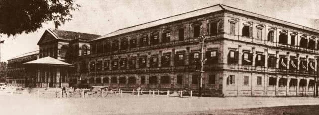 ๘ เมษายน ๒๕๖๑ : กระทรวงกลาโหม ครบ ๑๓๑ ปี "กลาโหมเทิดราชา รักษ์ราษฎร์ ชาติมั่นคง"