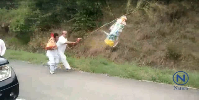 อึ้ง..ร่างทรงพบ 86 ดวงวิญญาณ
วนเวียนจุดเกิดอุบัติเหตุรถทัวร์มรณะ 18 ศพ