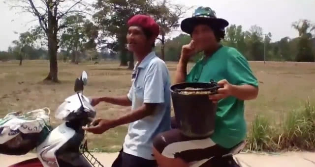 ฮิตจนแหย่ไม่ทันขาย! "ไข่มดแดง" ยอดจองอื้อ(คลิป)