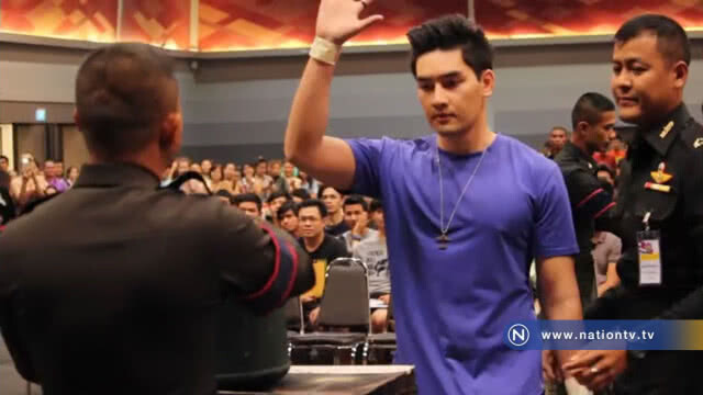 แฟนคลับเฮ!! "สิงโต เดอะสตาร์" ได้ใบดำ