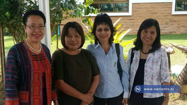 มอบเครื่องบรรจุยาช่วย "หมอแสง"