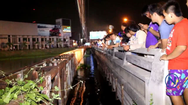 หนุ่มเบญจเพสขับเก๋งแหกโค้ง
ชนป้ายบอกทาง
ตกคลองประปาดับ
