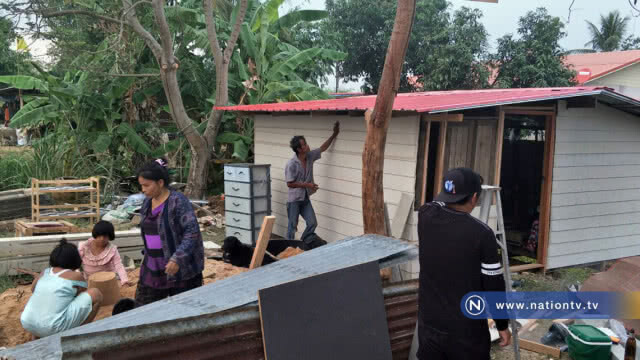 หนุ่มสาวรวมน้ำใจกลุ่มโซเชียลฯสร้างบ้านให้ตา-หลานผู้ยากไร้