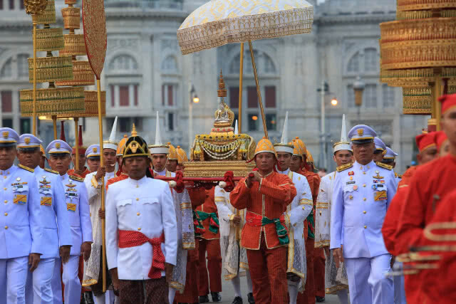 บรรยากาศพิธีเจริญพระพุทธมนต์ถวายบูรพกษัตริย์(ภาพ)