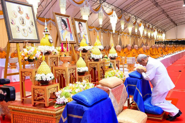 บรรยากาศพิธีเจริญพระพุทธมนต์ถวายบูรพกษัตริย์(ภาพ)