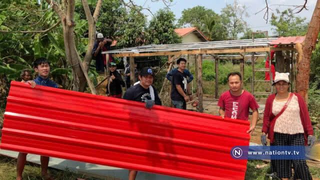 หนุ่มสาวรวมน้ำใจกลุ่มโซเชียลฯสร้างบ้านให้ตา-หลานผู้ยากไร้