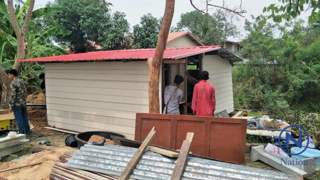 หนุ่มสาวอรัญฯ
สร้างบ้านให้ตา-หลานเก็บขวดขาย
เสร็จใน 2-3 วัน