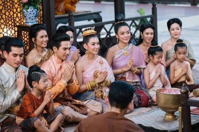 "รอมแพง" เผยความลับ! งานแต่งงาน "แม่หญิงการะเกด" มีถึง 4 กษัตริย์ไทยร่วมในงานด้วย