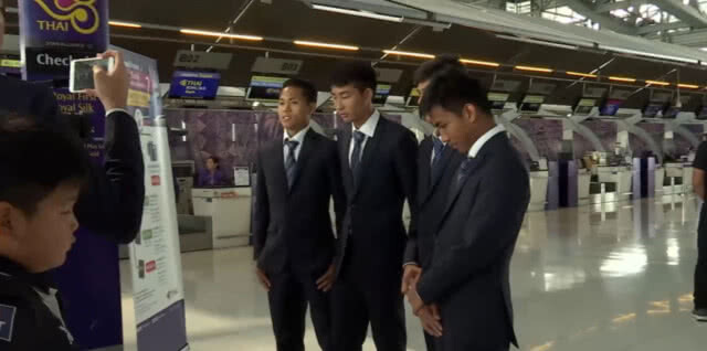 10 เยาวชนลัดฟ้าสู่เลสเตอร์ ฝึกบอลสานฝันพัฒนาสู่อนาคต