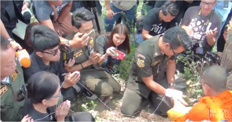 แเม่นิมนต์พระทำพิธีเชิญวิญญาณ'น้องอิน'กลับบ้าน แเม่นิมนต์พระทำพิธีเชิญวิญญาณ'น้องอิน'กลับบ้าน