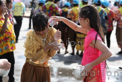"บิ๊กตู่"ร่วมงาน"มหาสงกรานต์"สาดน้ำปชช.สนุกสนาน
