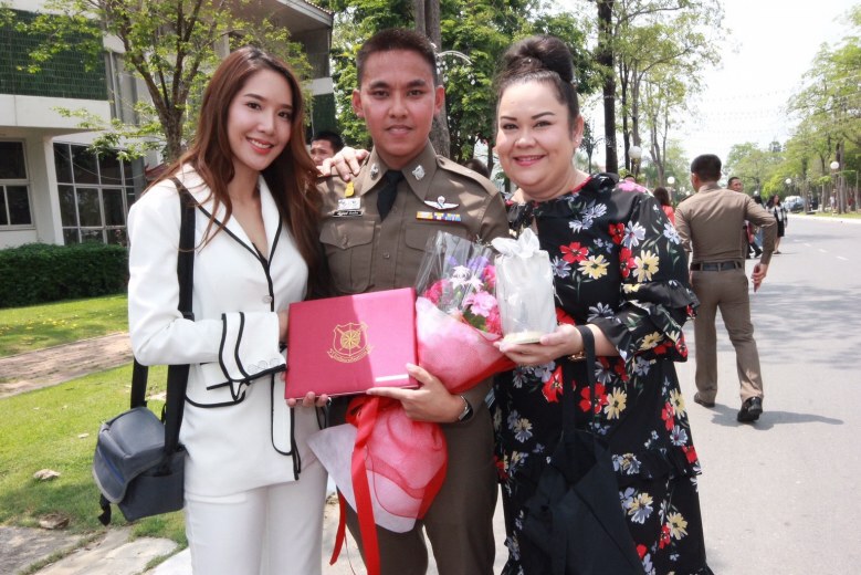 'เบียร์' จบนายร้อยตำรวจแล้วจ้า