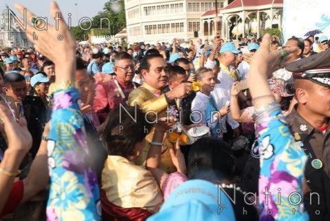 "บิ๊กตู่"ร่วมงาน"มหาสงกรานต์"สาดน้ำปชช.สนุกสนาน