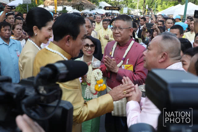 "บิ๊กตู่" เยี่ยมชมงาน "เถลิงศกสุขสันต์ มหาสงกรานต์ ตำนานไทย"