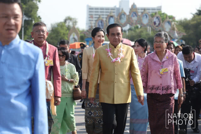 "บิ๊กตู่" เยี่ยมชมงาน "เถลิงศกสุขสันต์ มหาสงกรานต์ ตำนานไทย"