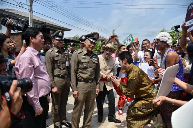 รองผบ.ตร. ติดตู้แดง บ้าน"ปอยฝ้าย มาลัยพร"เจ้าตัวบอกอุ่นใจ ขอรดน้ำดำหัว