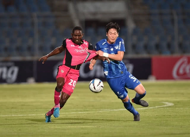 โค้ชโบ้ประเดิมสวย! เกริกฤทธิ์ยิงหนึ่งจ่ายหนึ่งพาชลบุรี ขย้ำชัยนาท 2-0