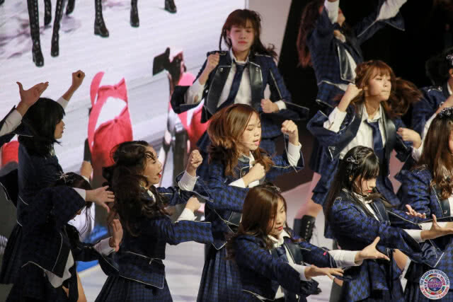 แฟนคลับ BNK48 แน่นขนัด!! ร่วมชมเพลงใหม่River งานมอเตอร์โชว์ครั้งที่ 39