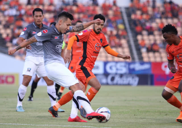 ทีมเปลี่ยนกุนซือทำงาน! ทัพฟ้าปลดล็อคชัย เชือดโคราชถึงถิ่น 1-0